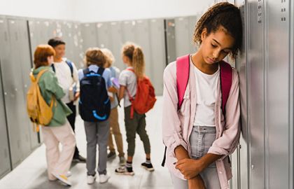 Uşaqlara zorakılıq davranışlarından çəkinməyi öyrətmək.